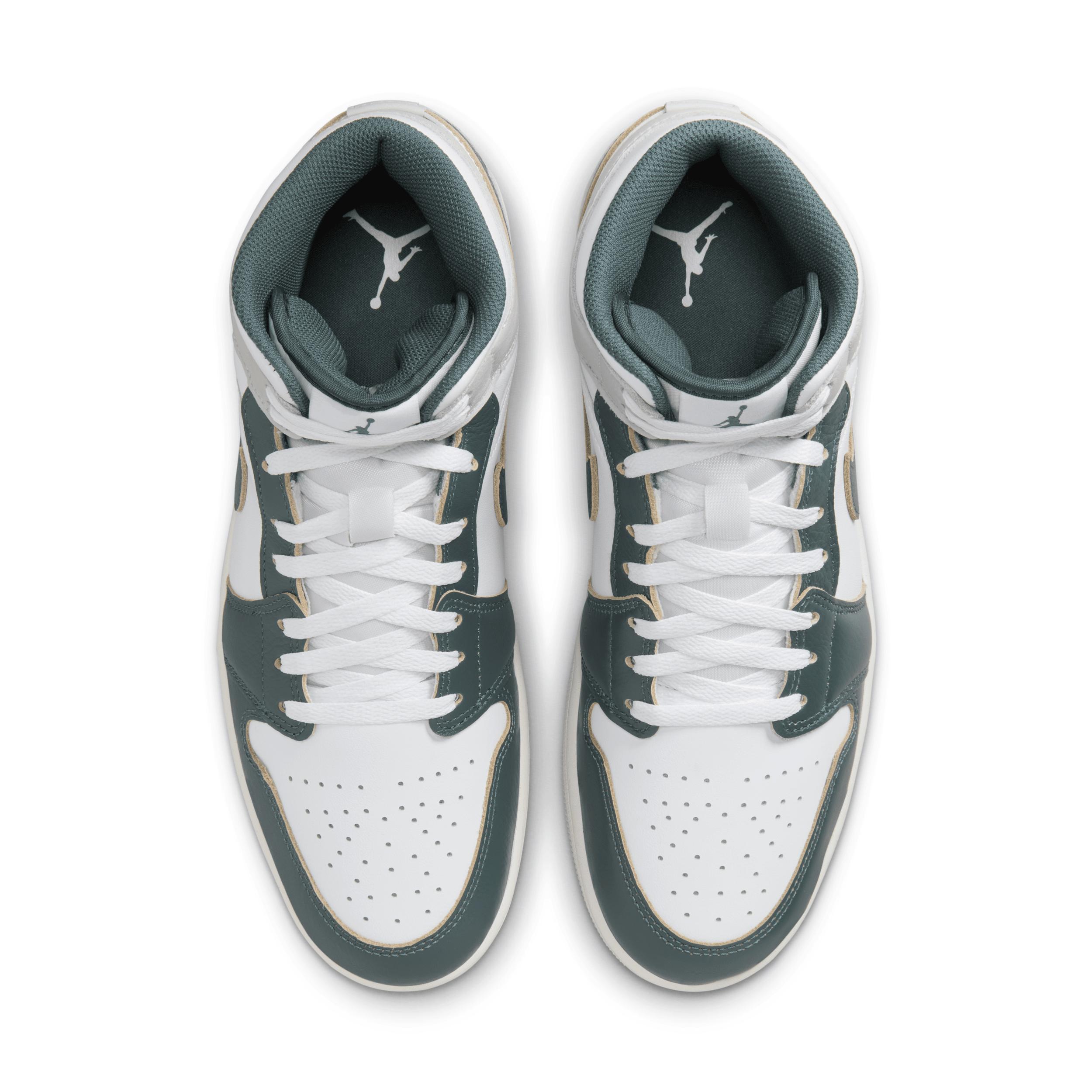 Men's Air Jordan 1 Mid SE Shoes Product Image