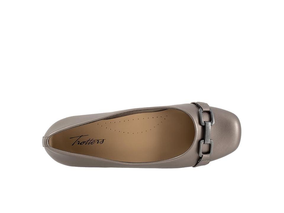 Trotters Sadie Women's Flat Shoes Product Image