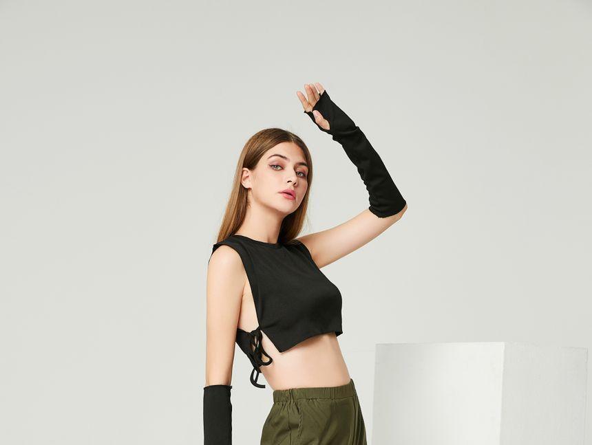 Set: Round-Neck Crop Tank Top + Arm Sleeves Product Image