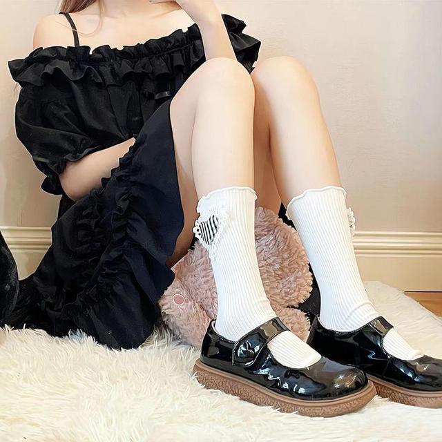 Heart Applique Lettuce Edge Ribbed Socks Product Image