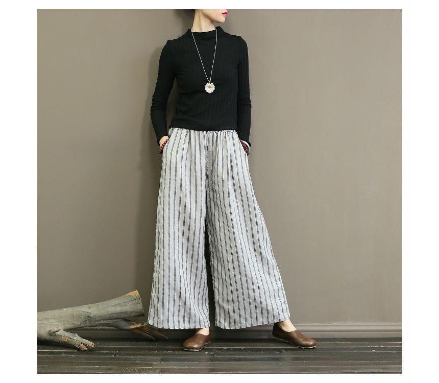 Mid Waist Striped Cropped Wide Leg Pants Product Image