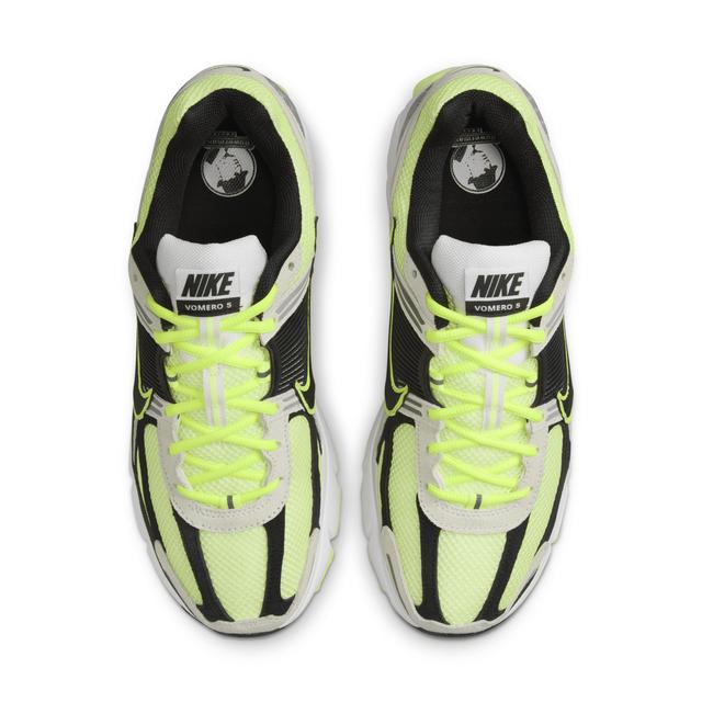 Nike Mens Zoom Vomero 5 Shoes Product Image