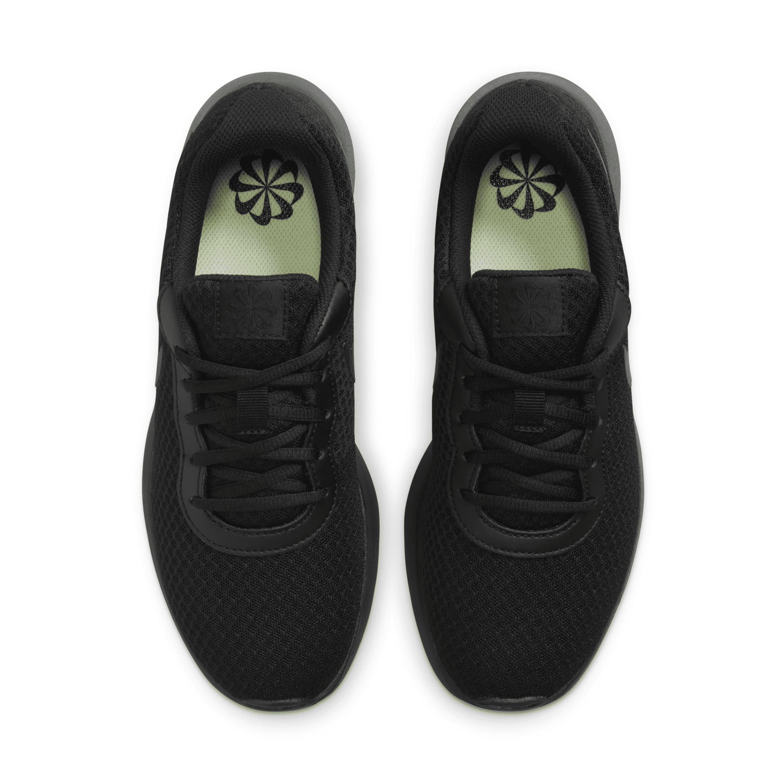 Nike Womens Tanjun Casual Shoes Product Image