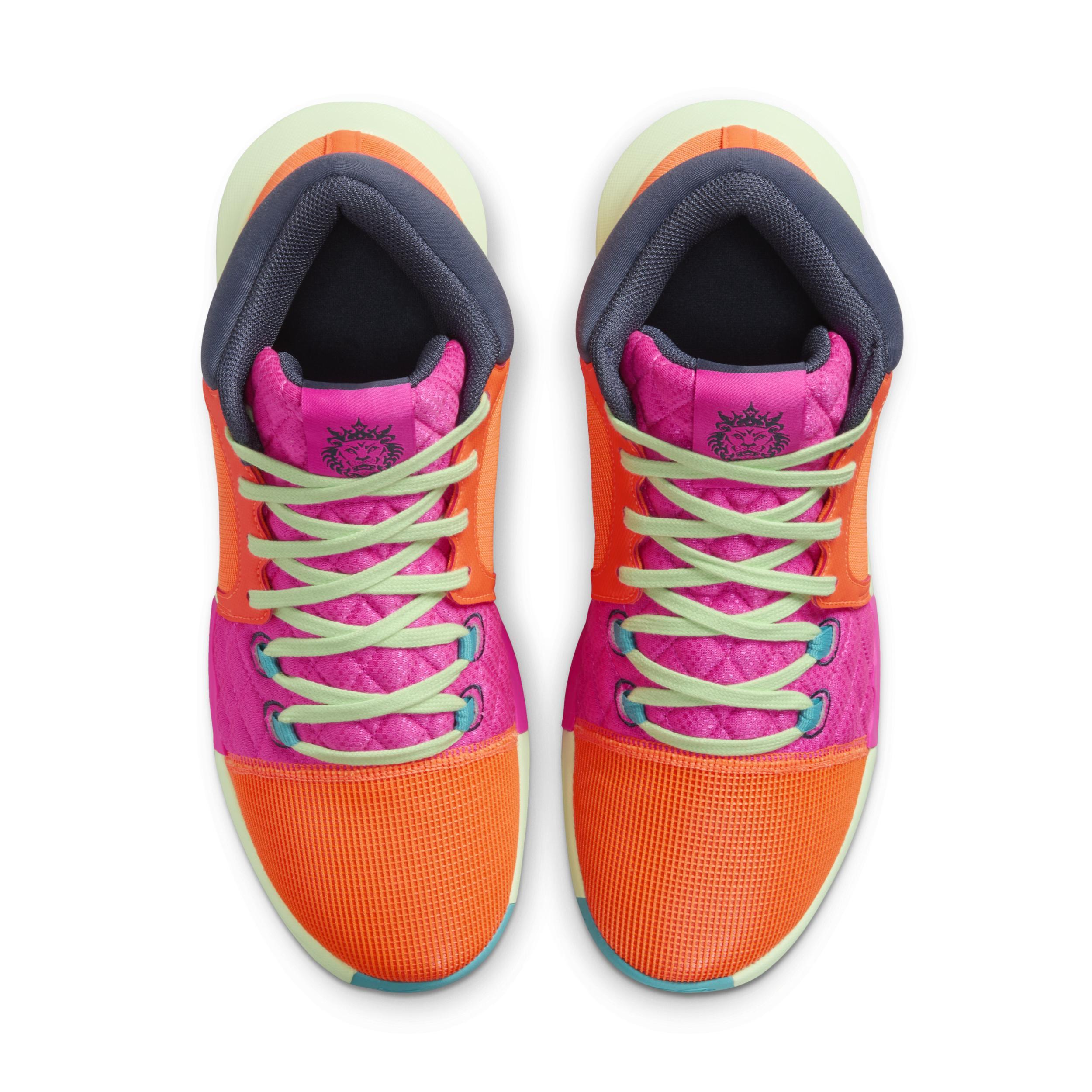 Nike Men's LeBron Witness 8 Basketball Shoes Product Image