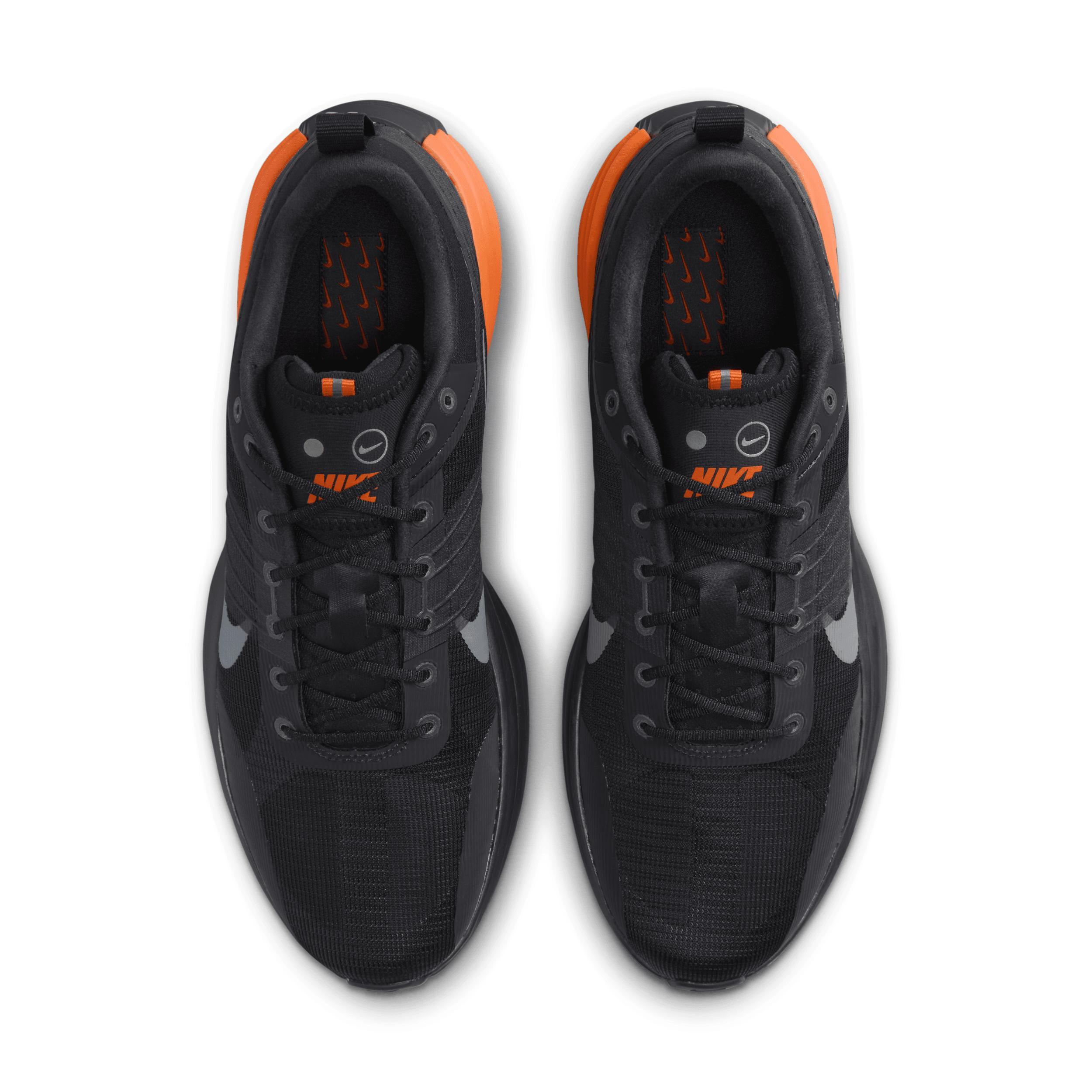 Nike Men's Lunar Roam Shoes Product Image