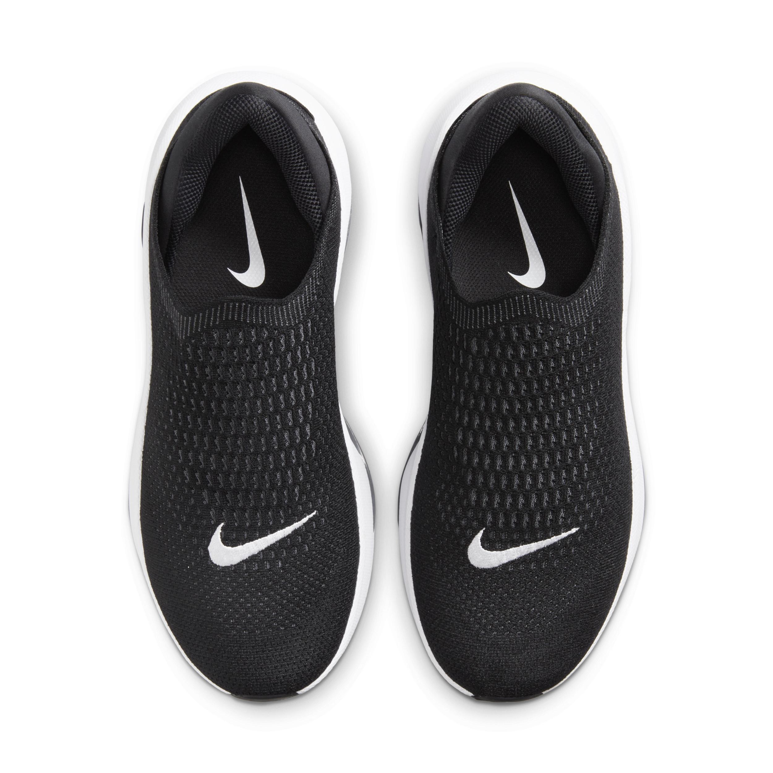 Nike Womens Reina EasyOn Shoes Product Image