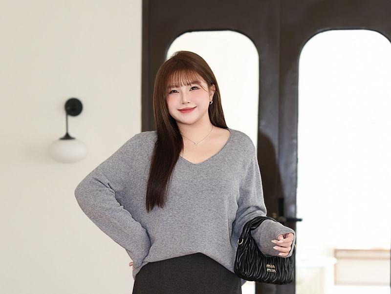 Plus Size V-Neck Plain Sweater Product Image