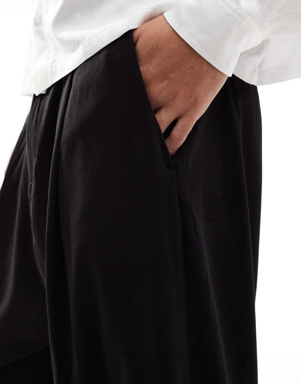 Pull&Bear tailored wide leg pants in black Product Image