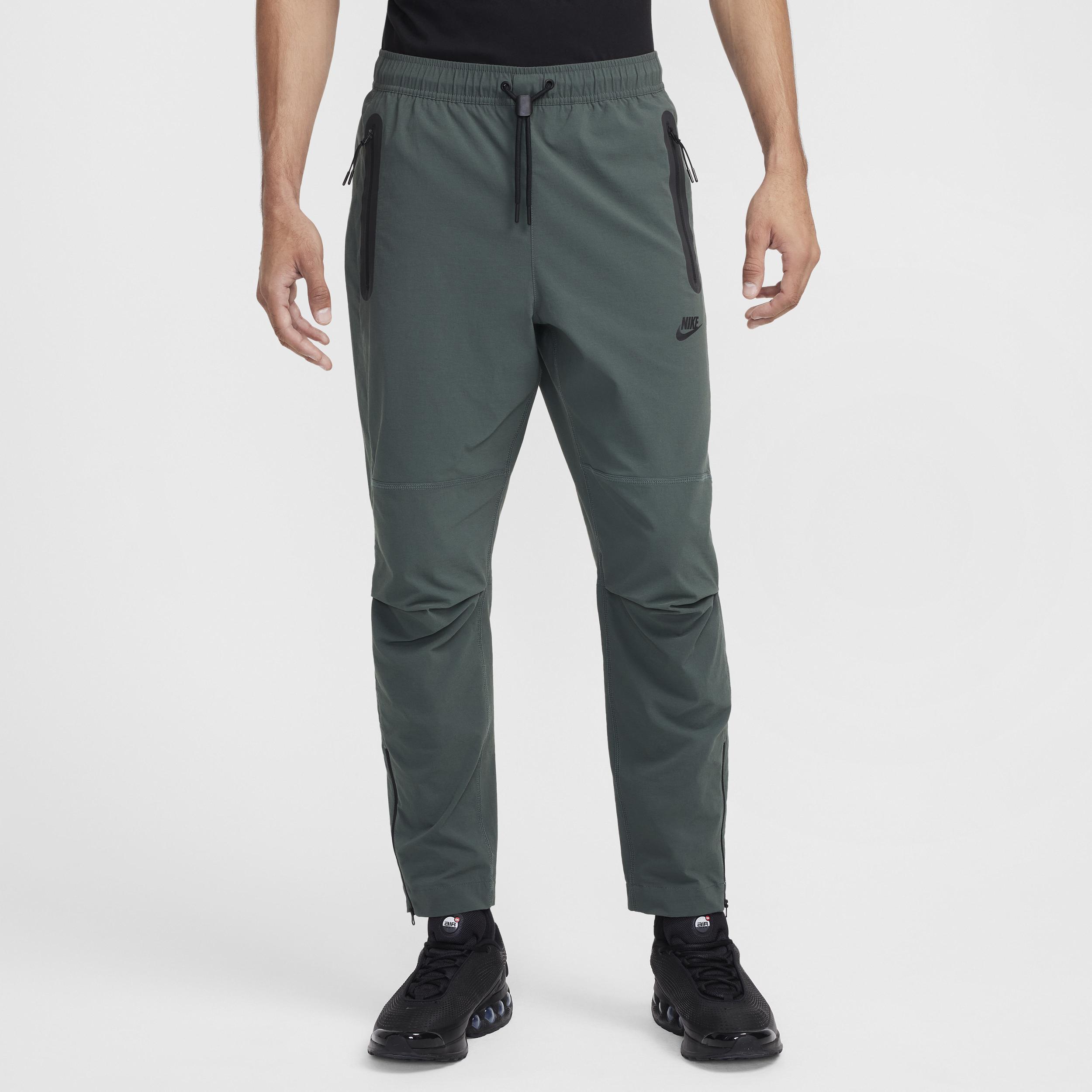 Nike Men's Tech Woven Pants Product Image