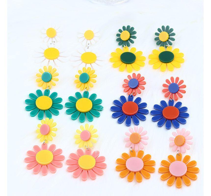 Flower Acrylic Dangle Earring Product Image