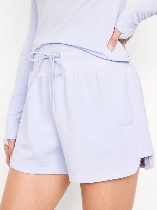 Extra High-Waisted Dynamic Fleece Shorts Product Image