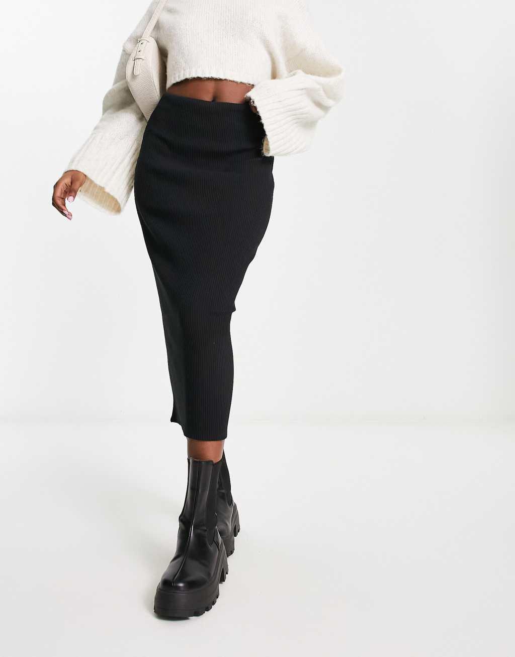 Pull&Bear ribbed midaxi skirt in black Product Image