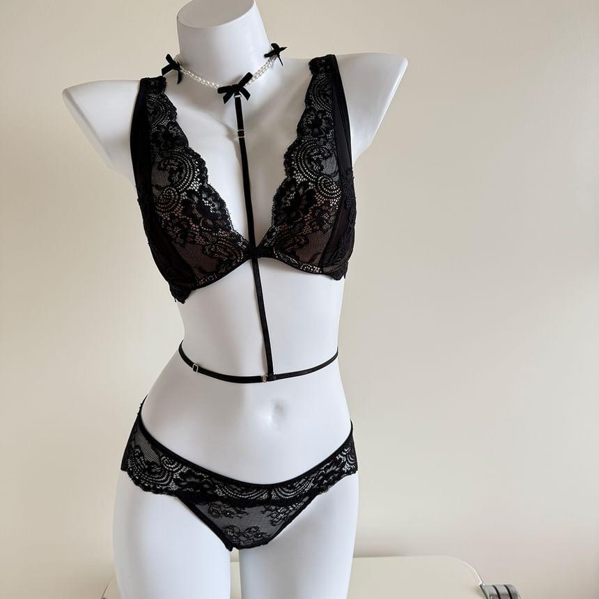 Lace Bra / Bikini Panty / Choker / Set Product Image