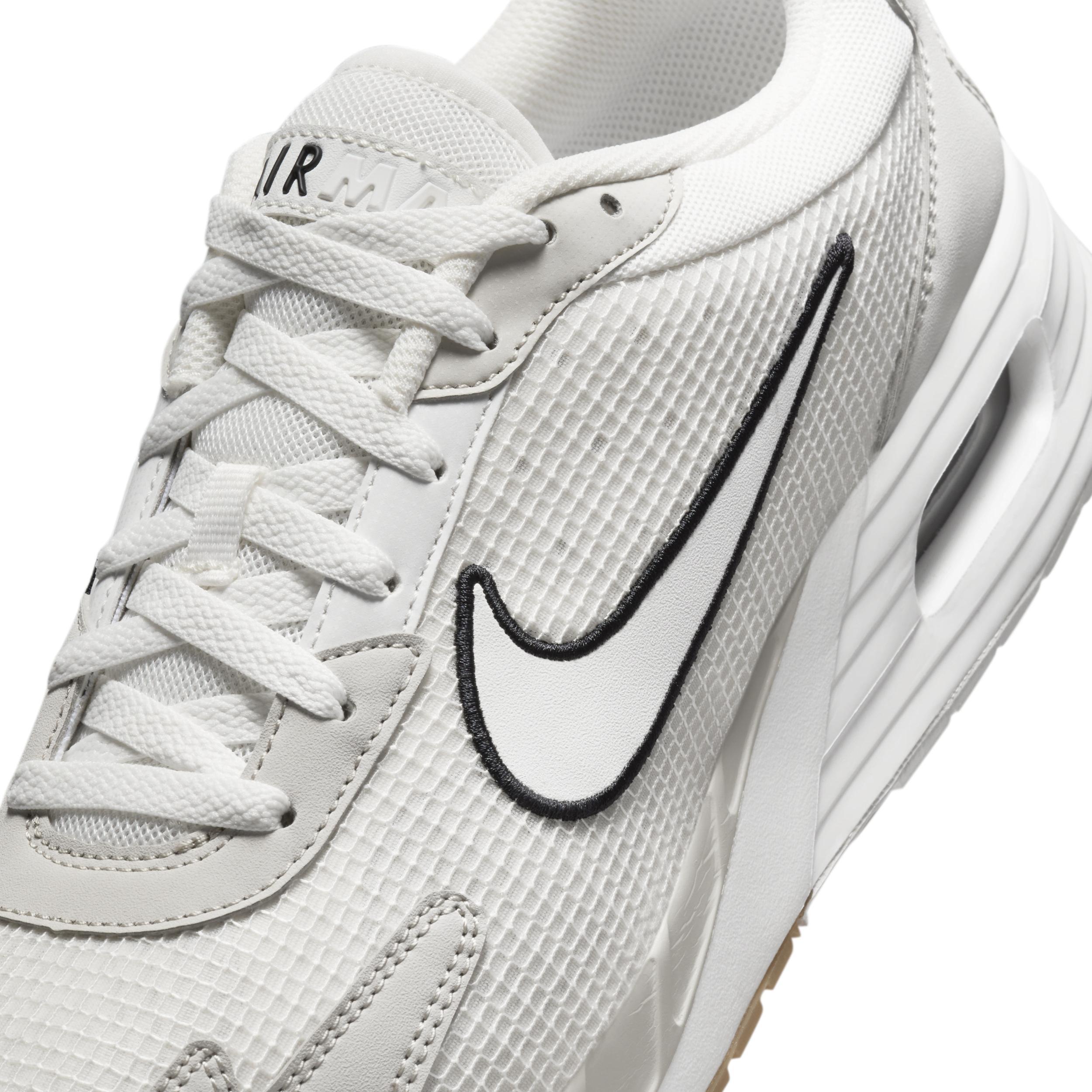 Nike Men's Air Max Solo Shoes Product Image