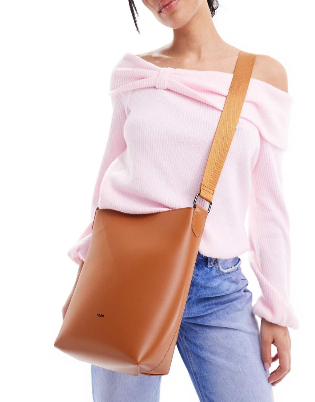 PASQ shoulder bucket bag in tan Product Image