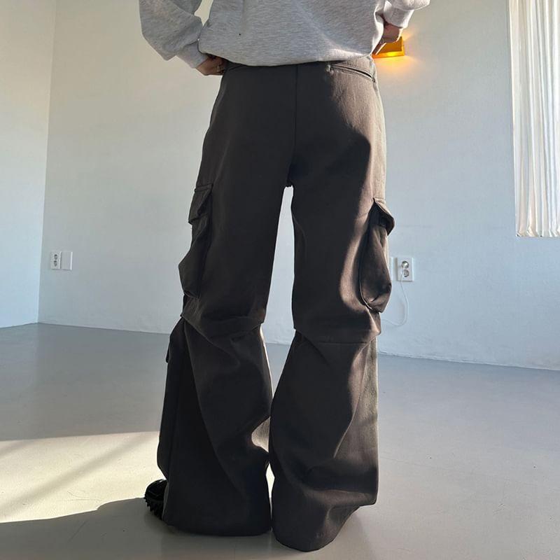 Low Waist Pocket Plain Loose-Fit Wide-Leg Cargo Pants Product Image