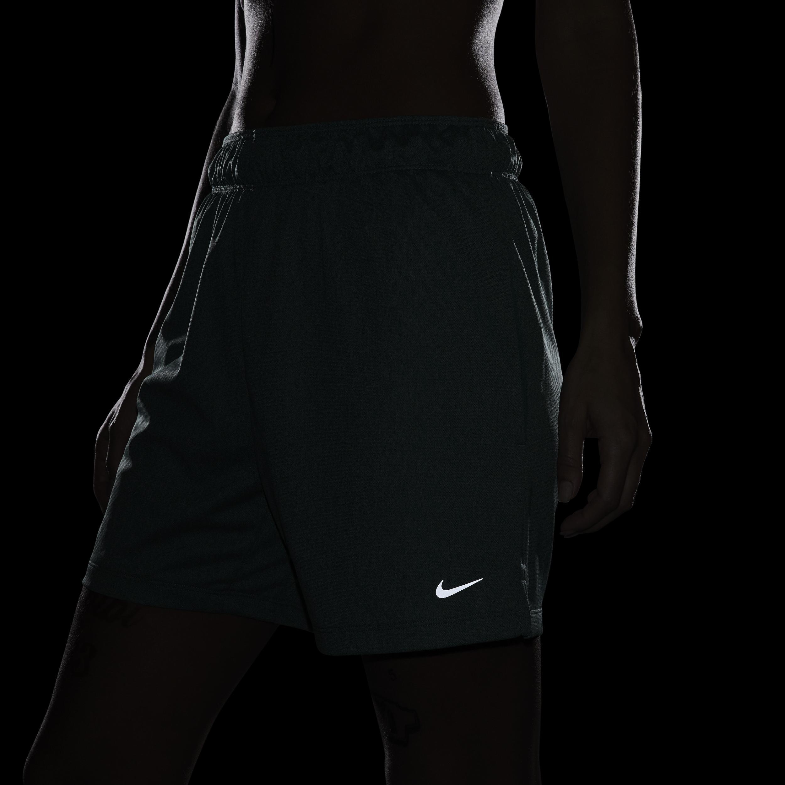 Nike Women's Attack Dri-FIT Fitness Mid-Rise 5" Unlined Shorts Product Image