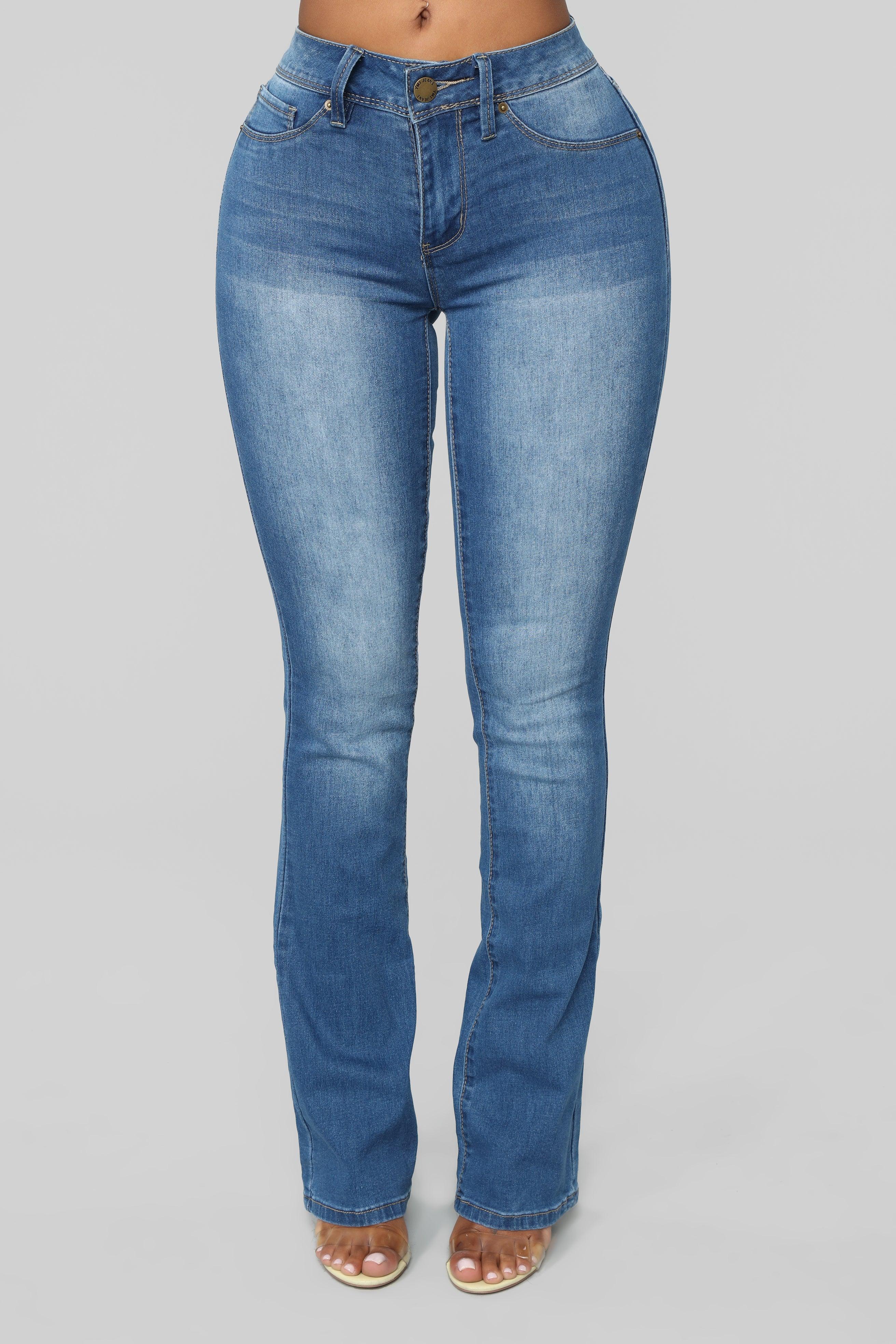 Getting The Boot Mid Rise Jeans - Medium Blue Product Image