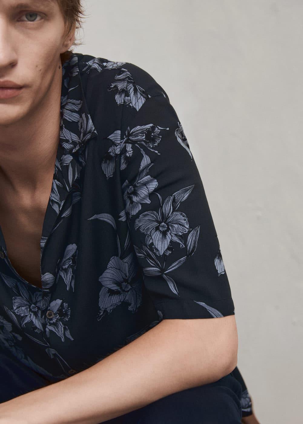 Mango Mens Flowy Hawaiian-Print Shirt Product Image