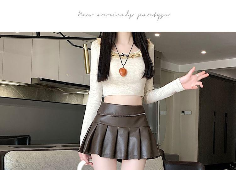 High Rise Plain Pleated Zipped Faux Leather Mini A-Line Skirt Product Image