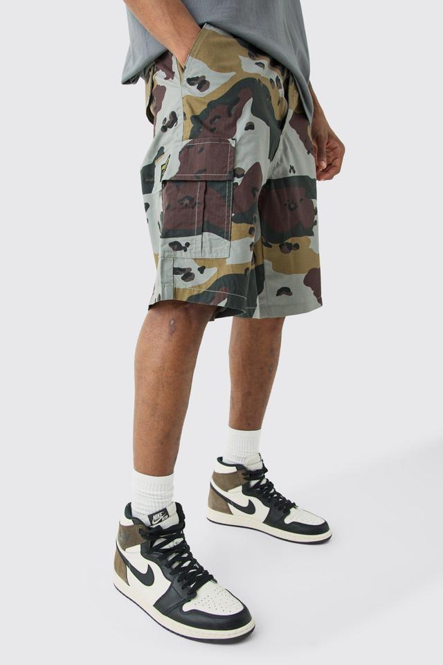 Tall Fixed Waist Camo Twill Cargo Short | boohooMAN USA Product Image