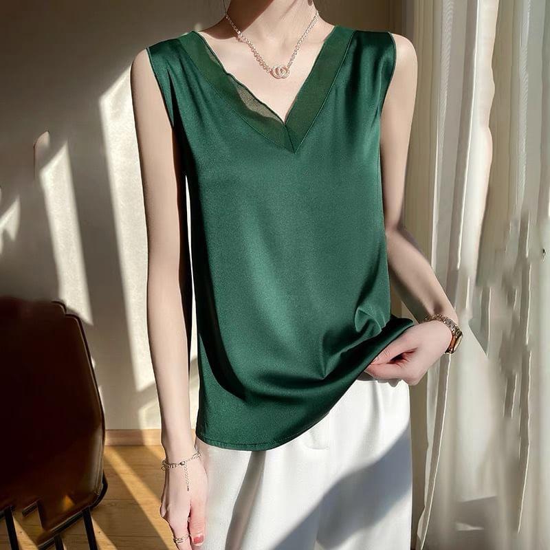 V-Neck Sleeveless Mesh Trim Satin Blouse Product Image