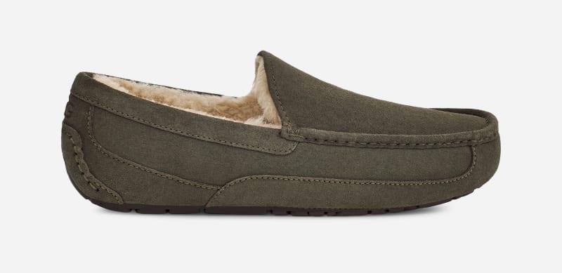 UGG(r) Ascot Slipper Product Image