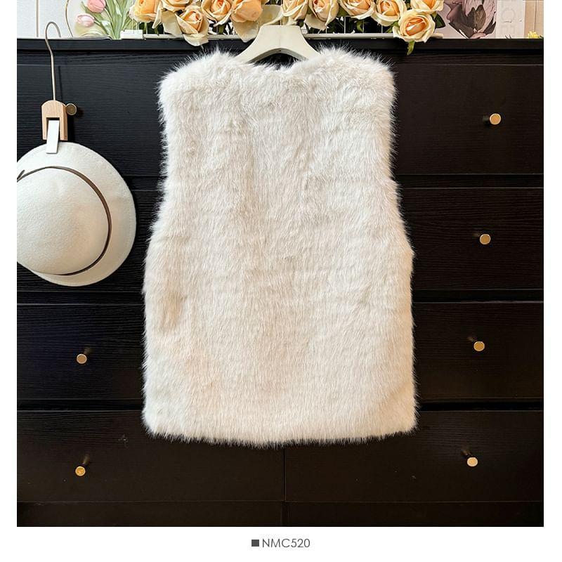 Faux-Fur V-Neck Long Vest Product Image