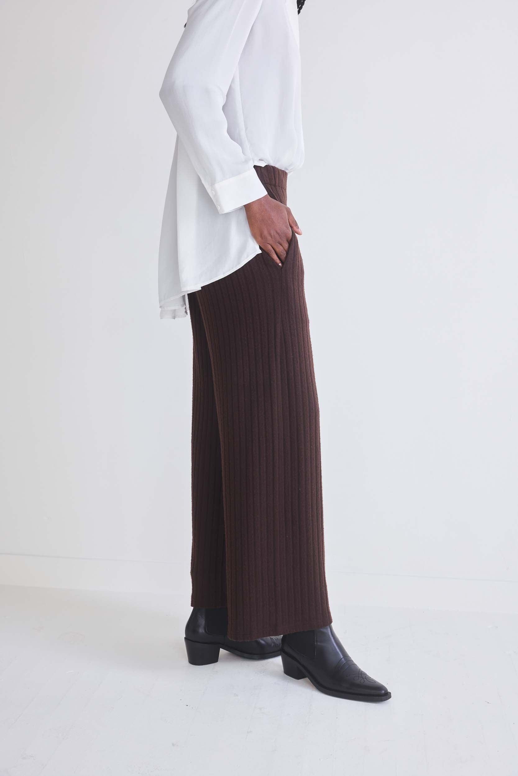 Leisure Flow Ribbed Pants Product Image