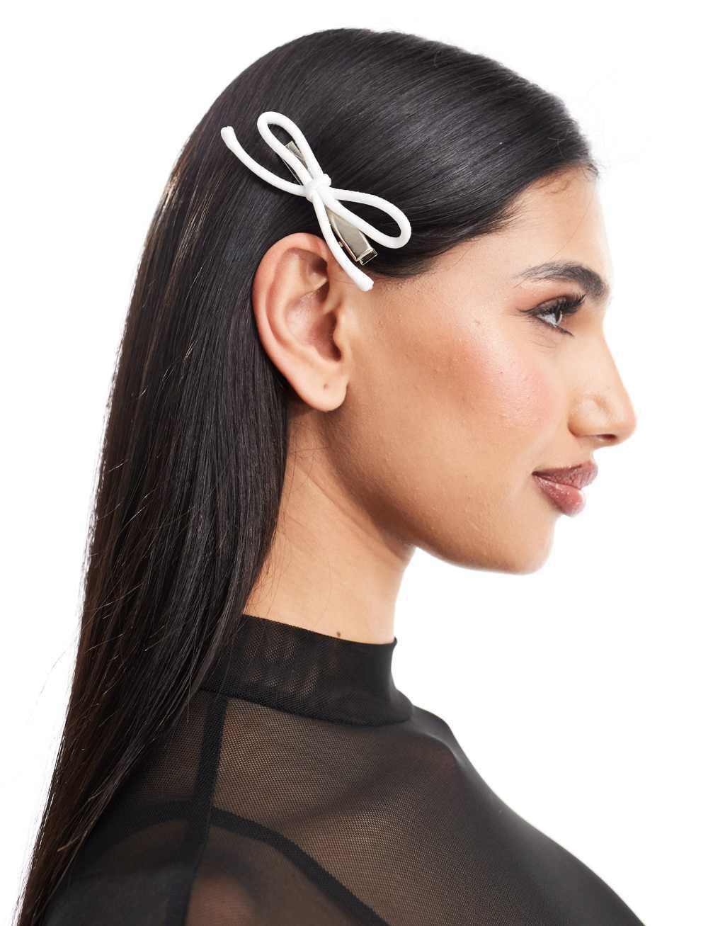 Kaiia bow hairclips in white Product Image