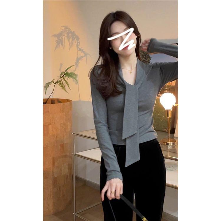 Long-Sleeve V-Neck Plain Knit Top Product Image