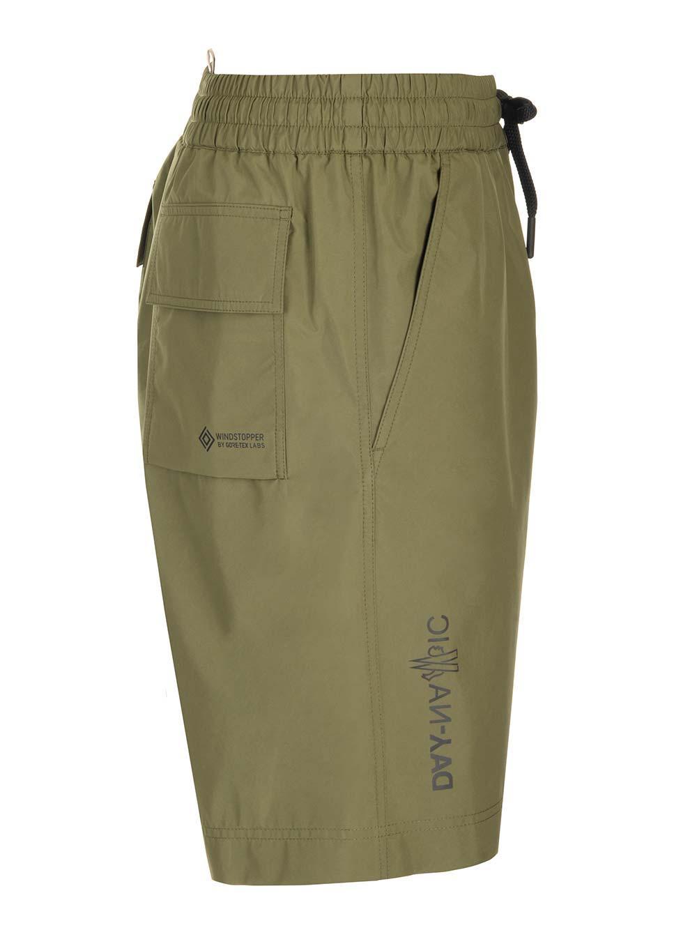 Outdoor Shorts In Green Product Image