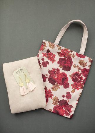 Women's Gift Set in Ecru Floral Product Image