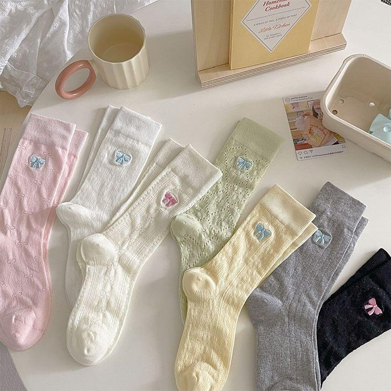 Bow Embroidered Socks Product Image