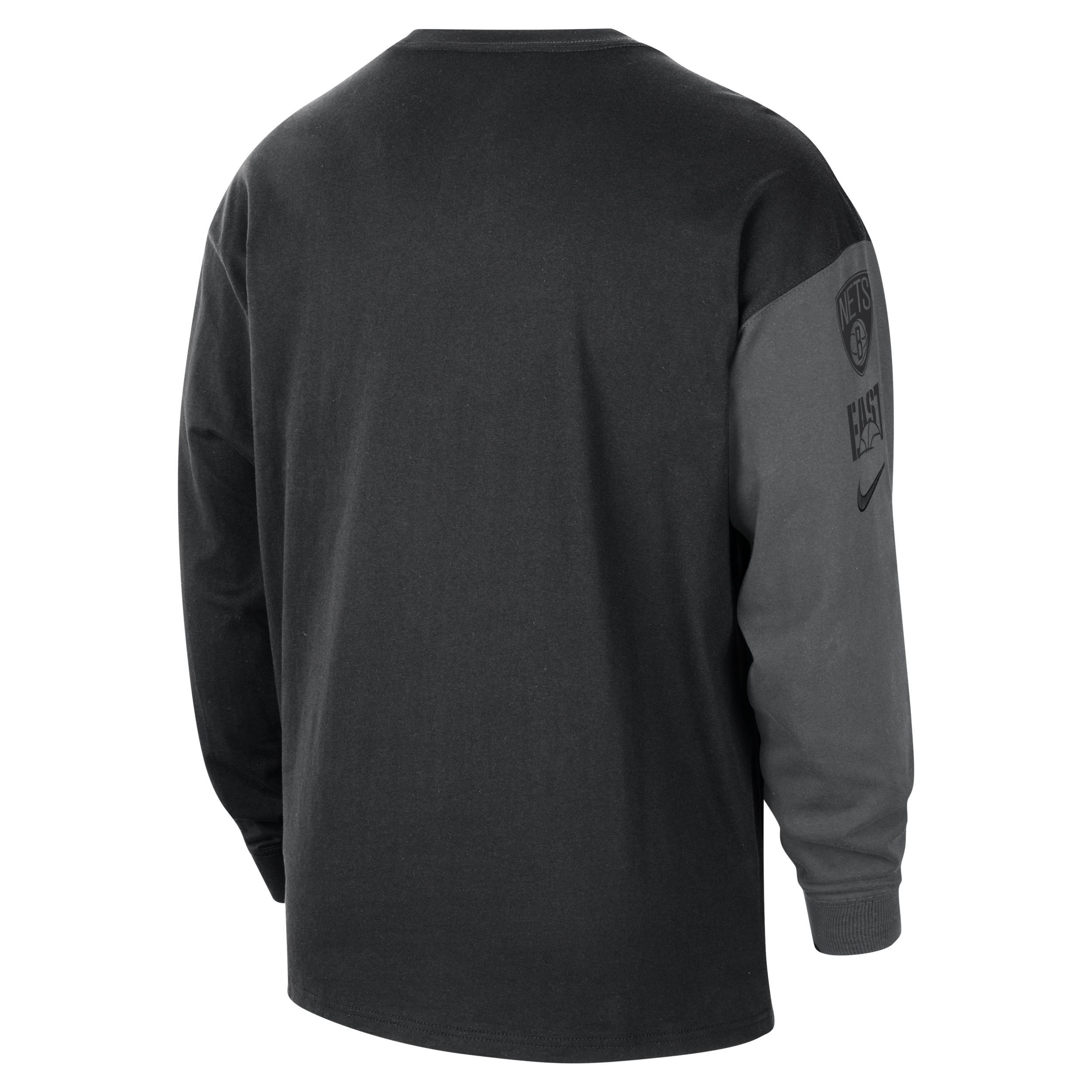 Oregon Nike Men's College Crew-Neck T-Shirt Product Image