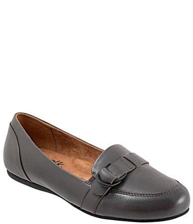 SoftWalk Serra Leather Loafers Product Image