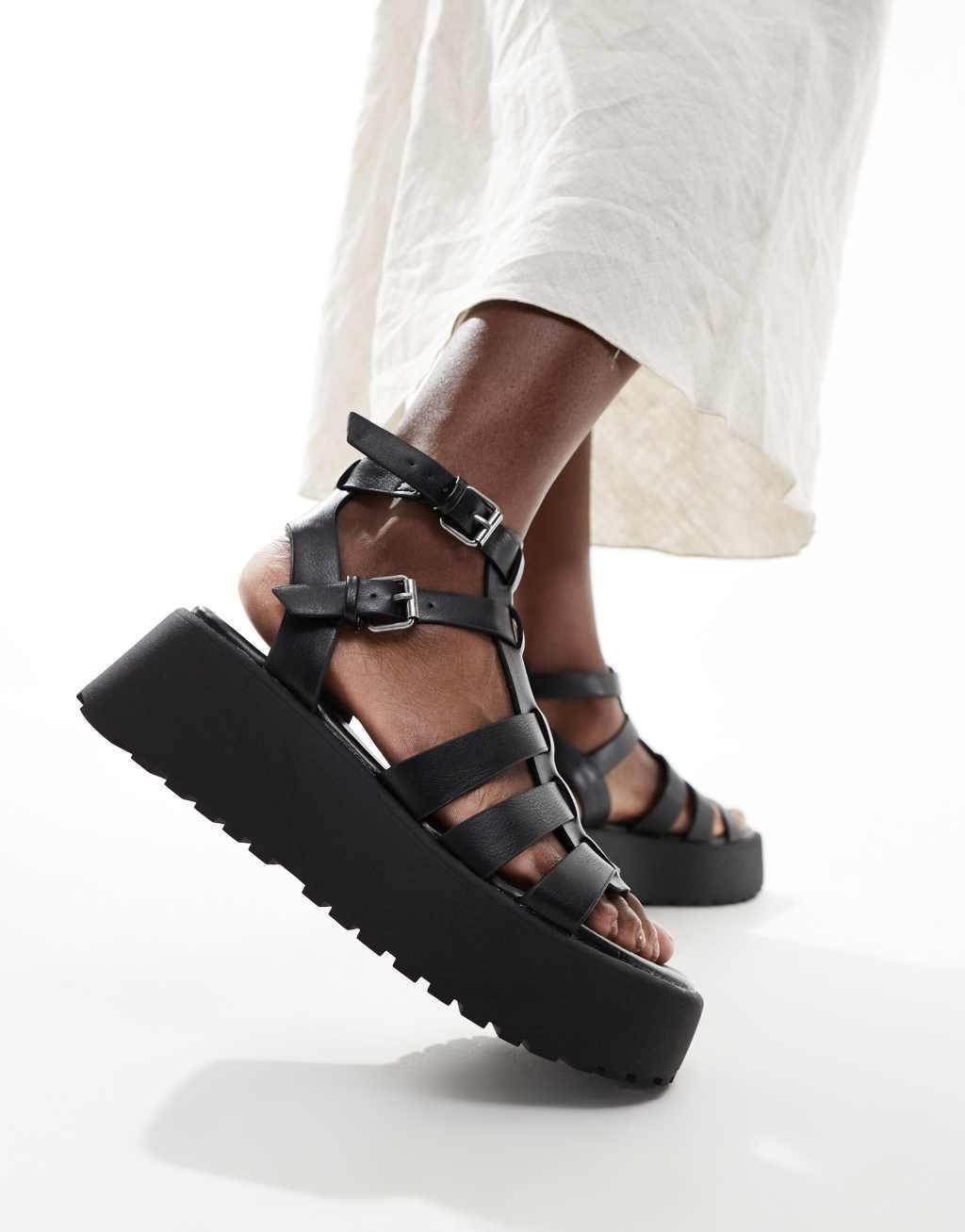 Stradivarius flatform strappy sandals in black  Product Image