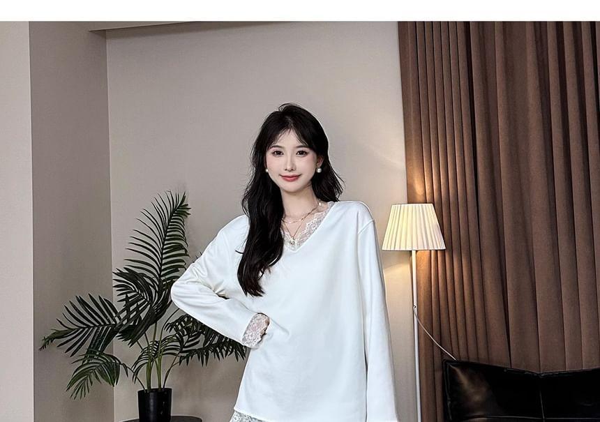 Long-Sleeve V-Neck Plain Lace Trim T-Shirt Product Image