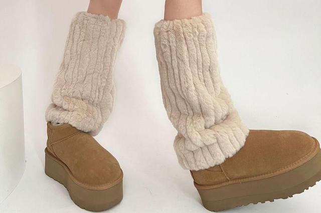 Plain Fleece Leg Warmers Product Image