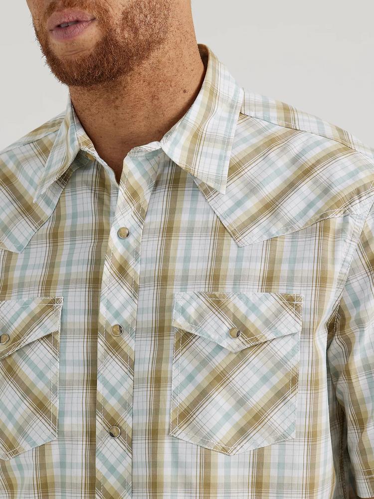 Wrangler 20X® Men's S/S Khaki Plaid Advanced Comfort Snap Shirt Product Image