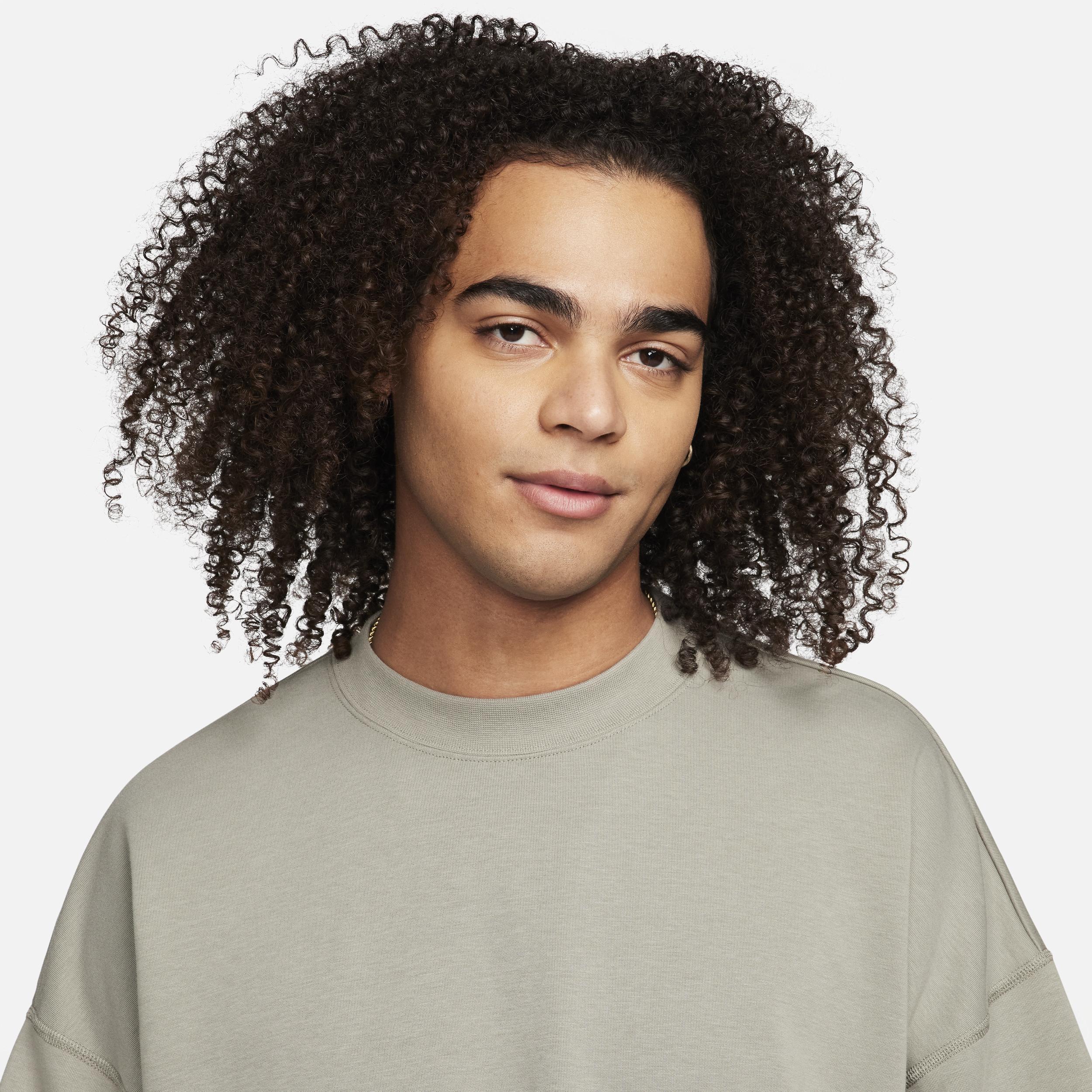 Men's Nike Sportswear Tech Fleece Reimagined Oversized Short-Sleeve Sweatshirt Product Image