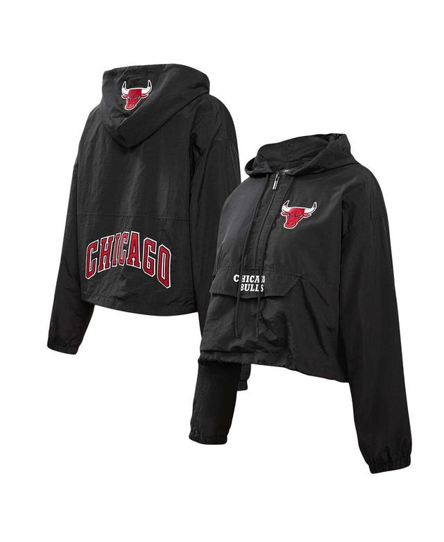 Womens Pro Standard Black Chicago Bulls Classic Wind Woven Cropped Half-Zip Jacket Product Image