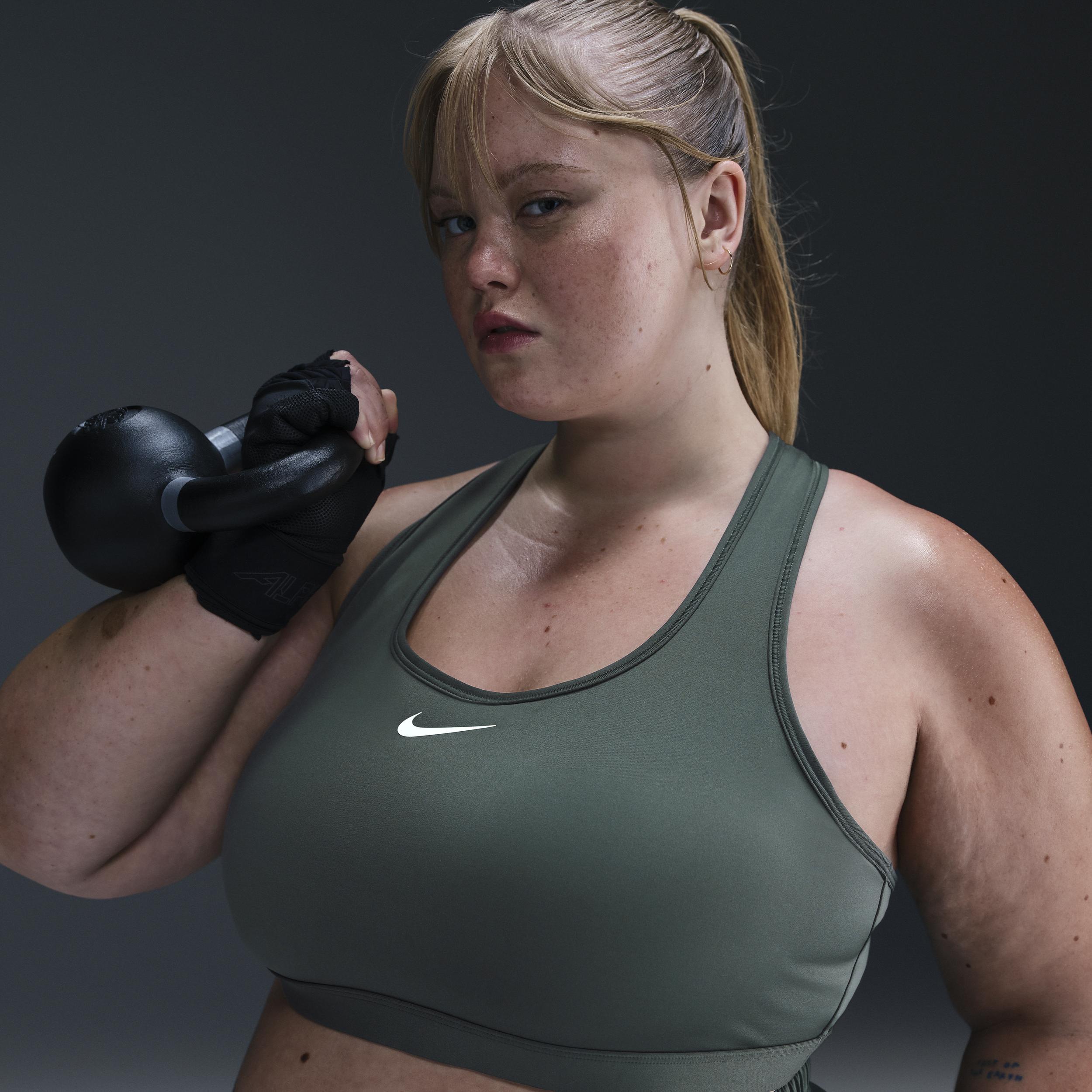 Nike Women's Swoosh Medium Support Padded Sports Bra (Plus Size) Product Image