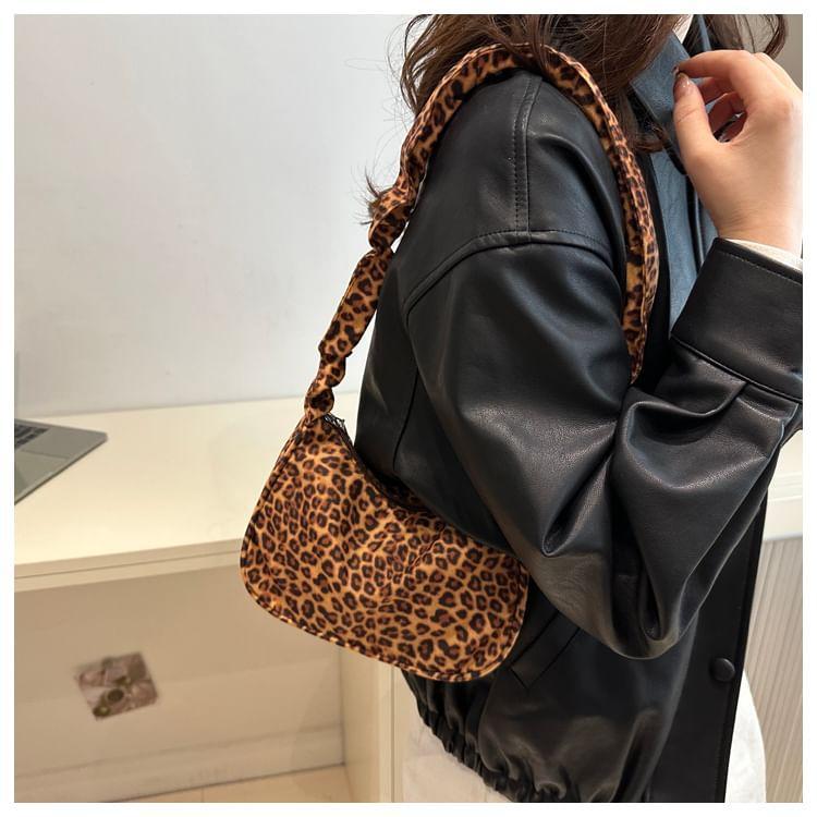 Leopard Print Shoulder Bag Product Image