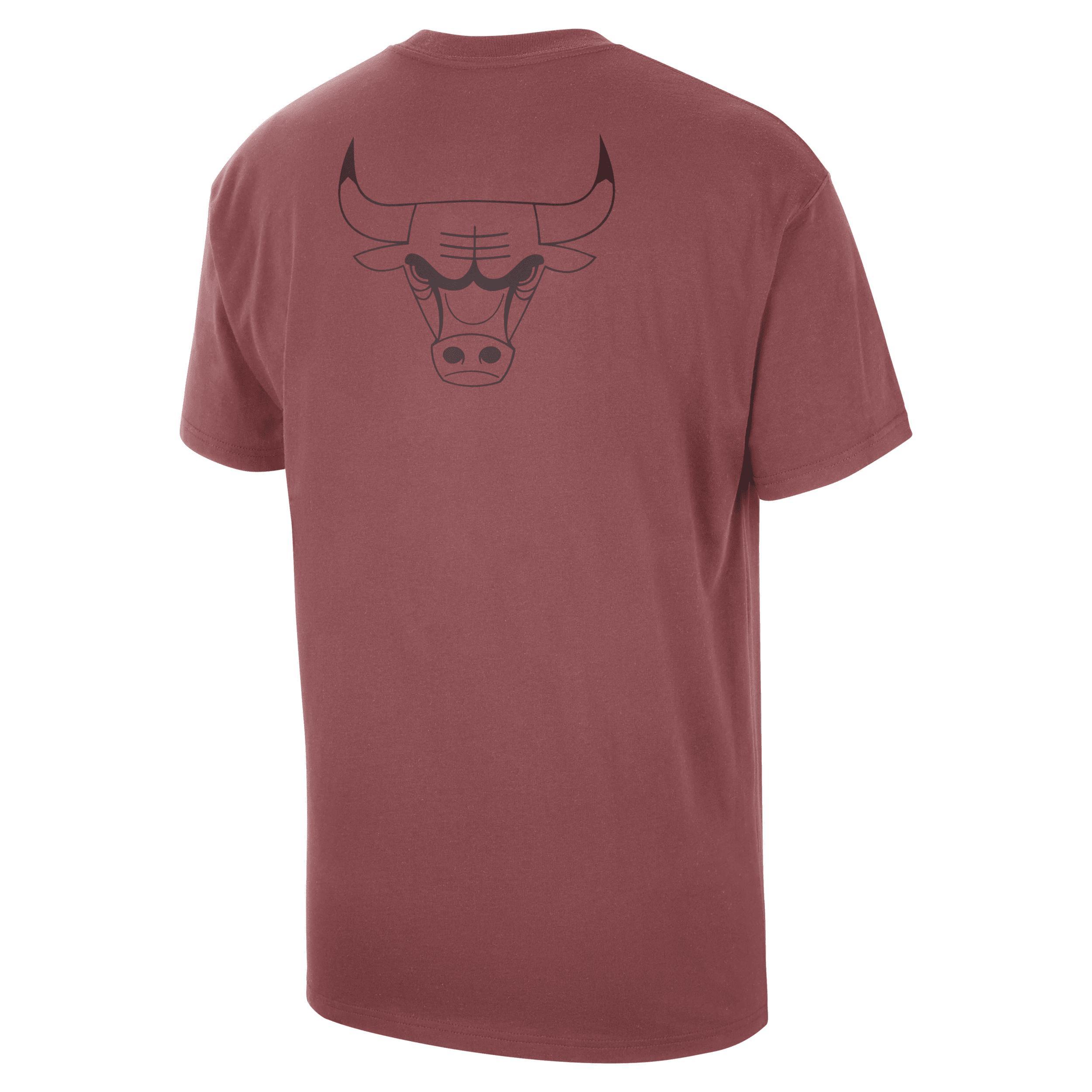 Men's Chicago Bulls Courtside Statement Edition Jordan NBA T-Shirt Product Image