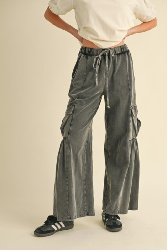 Relaxed Cargo Pants Product Image