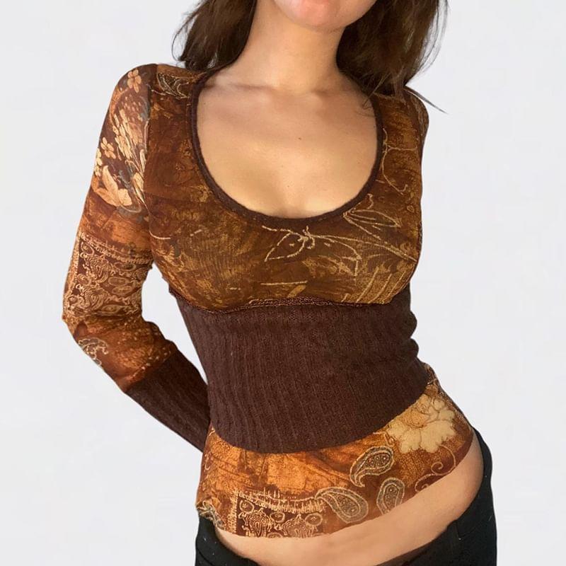 Long-Sleeve Scoop Neck Print Crop Top Product Image