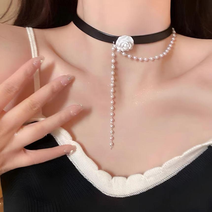 Flower Faux Pearl Faux Leather Choker Product Image