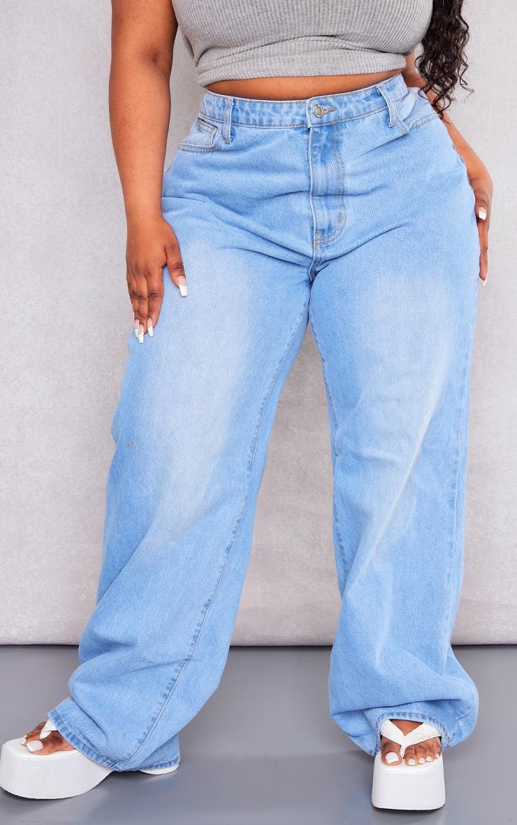 Plus Light Blue Wash Mid Rise Straight Leg Jeans Product Image