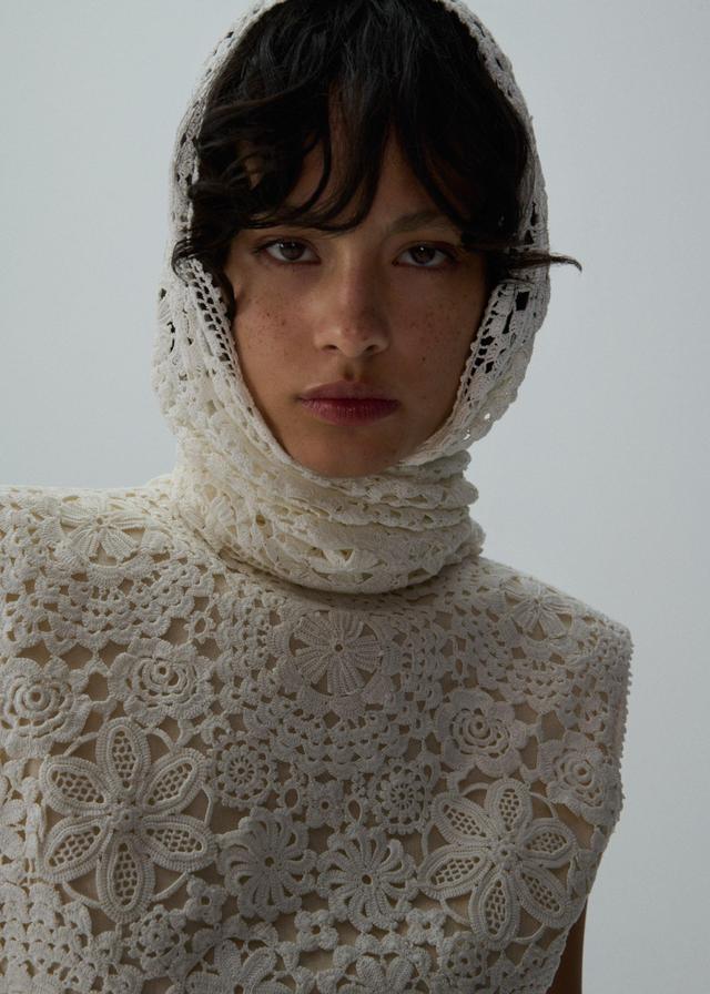 Crochet scarf in cream Product Image